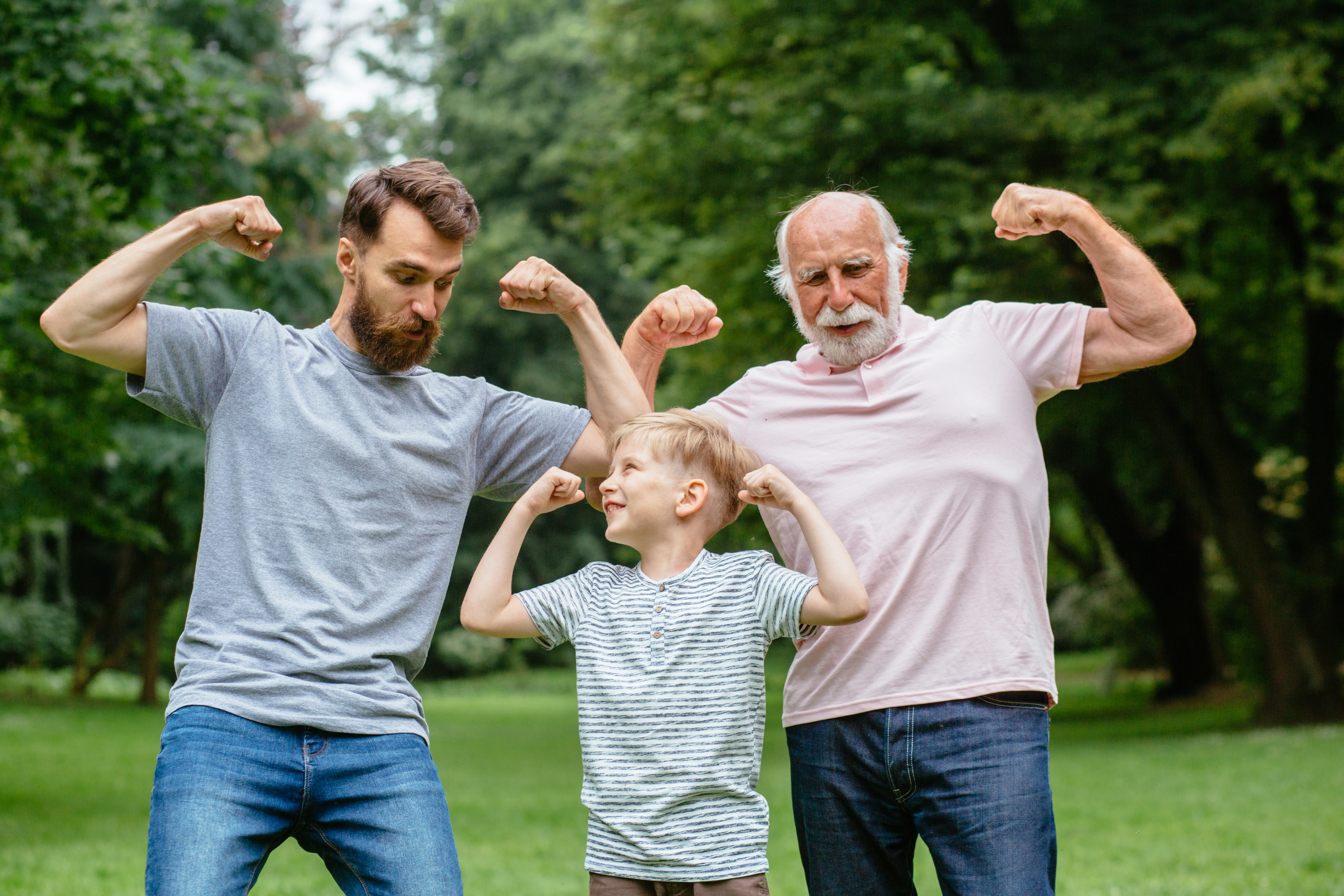 Dad allows. Дед отец сын. Папа и дедушка. Отец сын внук. Дедушка с сыном.