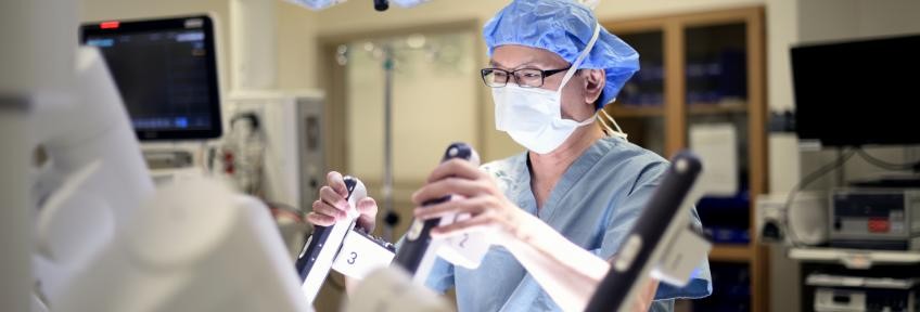 Dr. Kenneth Liao performs robotic cardiovascular surgery. 