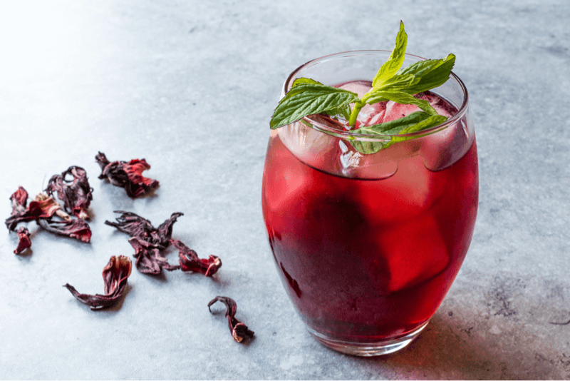 Hibiscus earl grey iced tea, a healthy and refreshing recipe for summer.