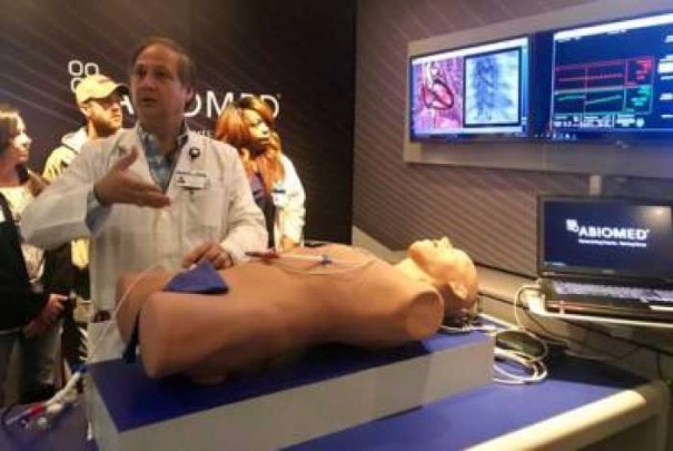 St. Luke’s Health-Memorial Offers Interactive Training for World’s Smallest Heart Pump | St. Luke's Health